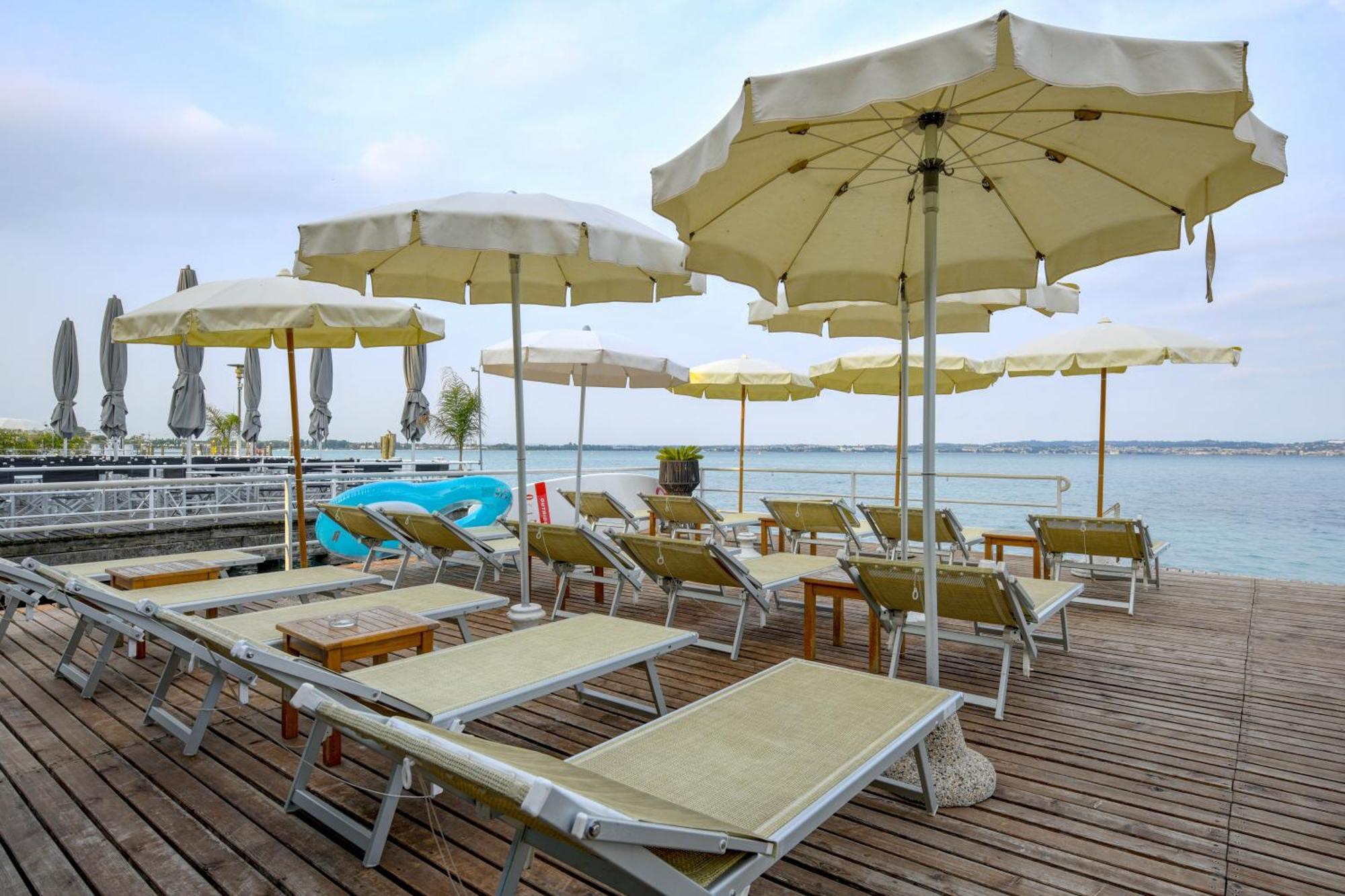 Hotel Flaminia Sirmione Bagian luar foto