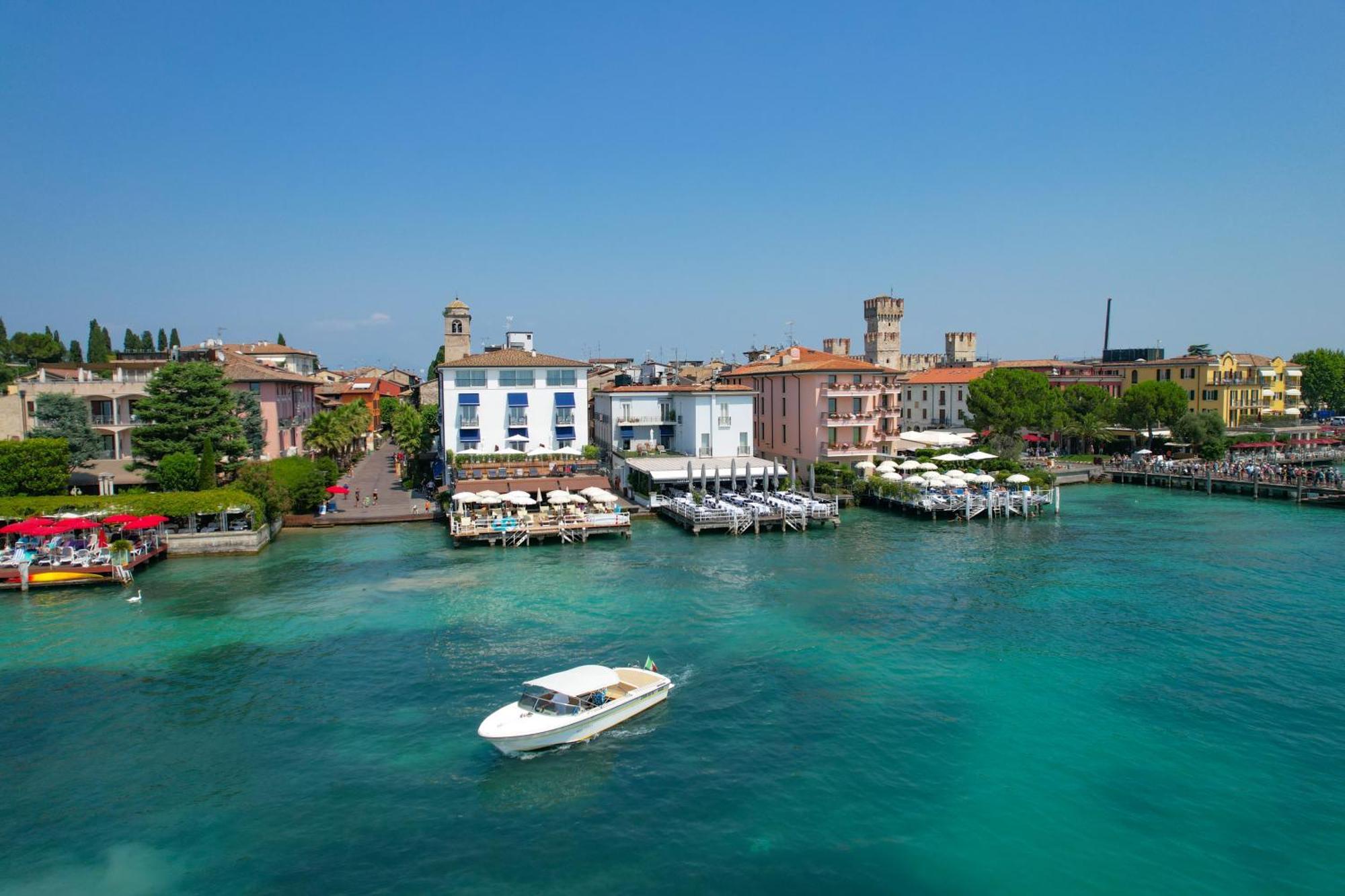 Hotel Flaminia Sirmione Bagian luar foto
