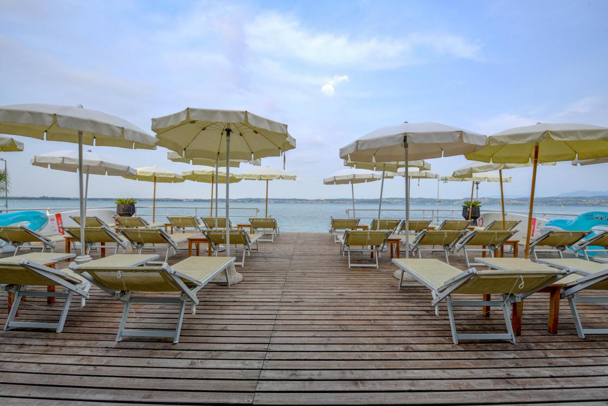 Hotel Flaminia Sirmione Bagian luar foto