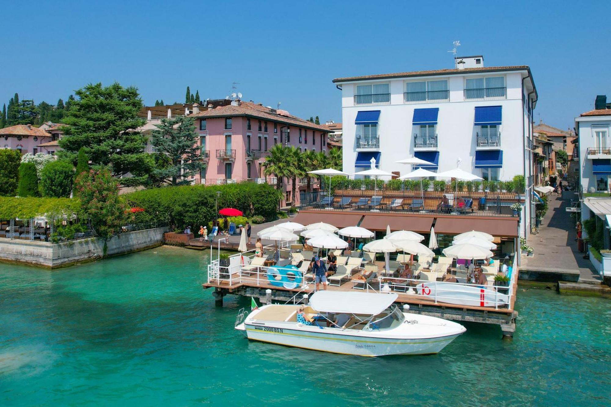 Hotel Flaminia Sirmione Bagian luar foto