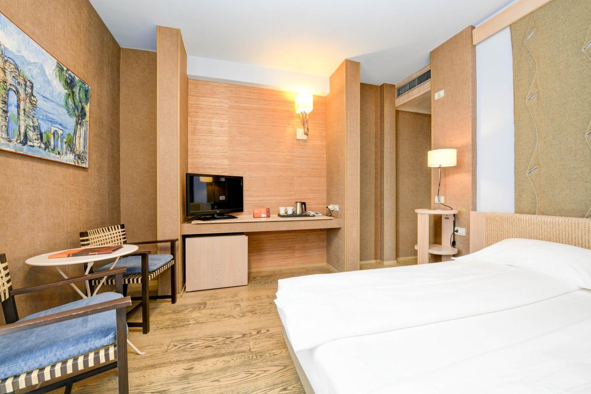 Hotel Flaminia Sirmione Ruang foto